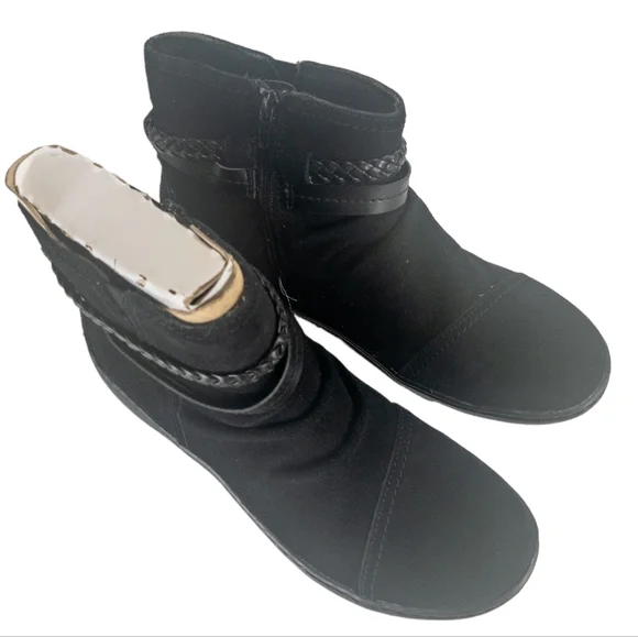 Clarks Cora Braid Booties Black - Picture 9 of 10